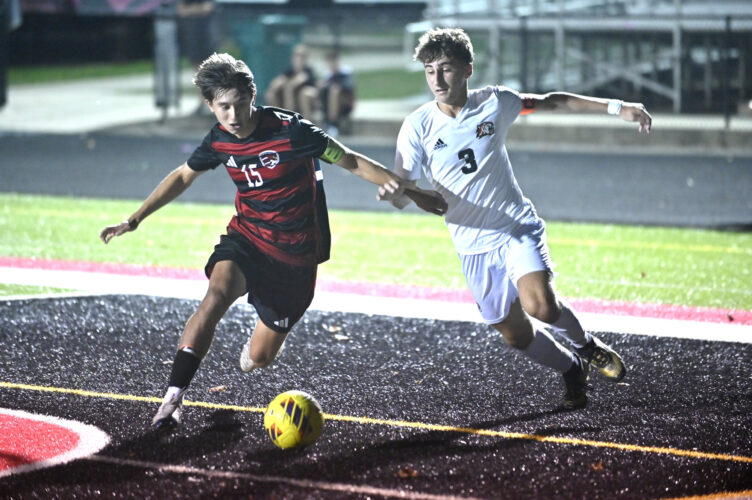 Canfield falls to rival Howland